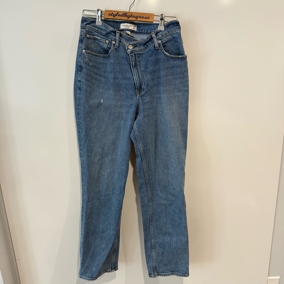Abercrombie & Fitch Curve Love 90s Straight Jean Cross - Picture 2 of 7